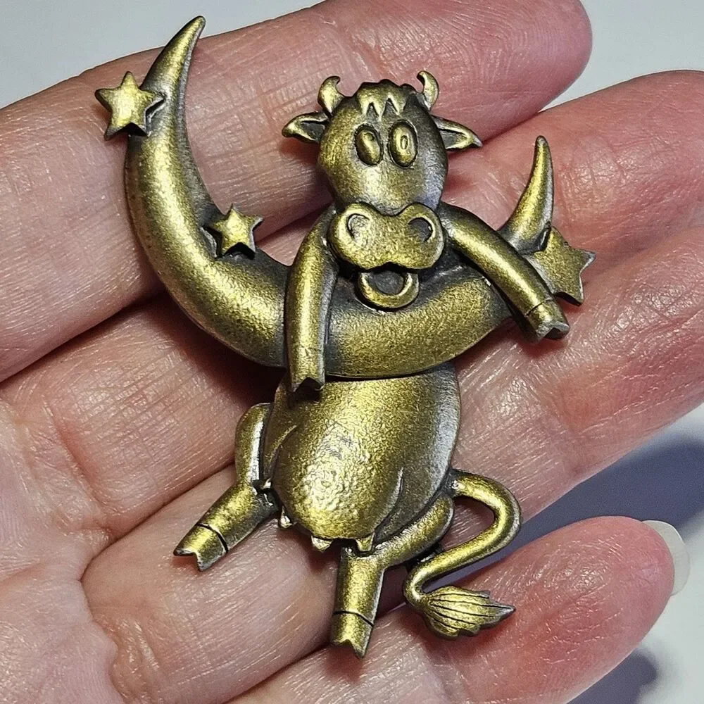 JJ Jonette Brooch Cow Jumped Over The Moon Cow Articulated Gold Bronze Tone